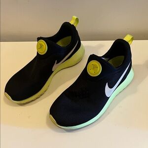 Nike Black Roche Laceless Sneakers with Neon Yellow Accents and White Swoosh